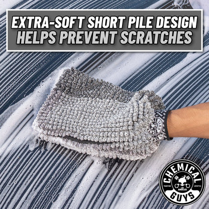 The PileDriver Ultimate Multipurpose Detailing Mitt